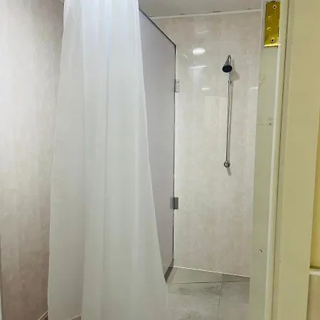 Greenway & Copper Coast Hostel *