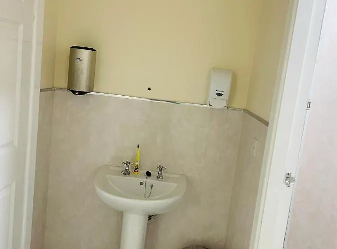 אכסניה Greenway & Copper Coast *