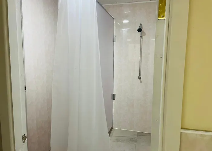 Greenway & Copper Coast 호스텔 *